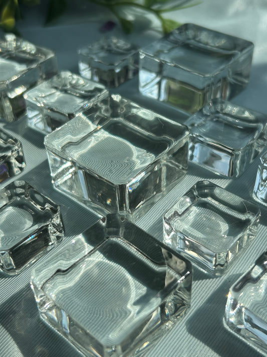 GLASS SPHERE STANDS