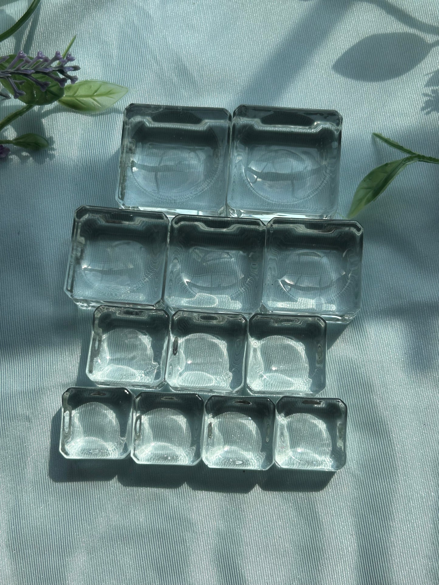 GLASS SPHERE STANDS